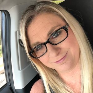 Meet your Posher, Michele